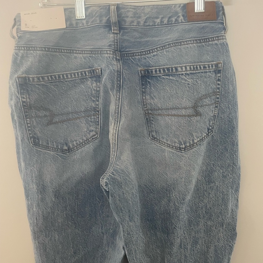 American eagle Women’s brand new with tags. mom jeans. Size 8 short